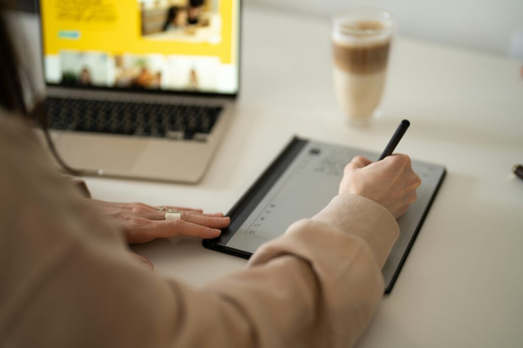Ako Efektívne Pracovať Z Domu: Tipy Pre Produktívny Home Office